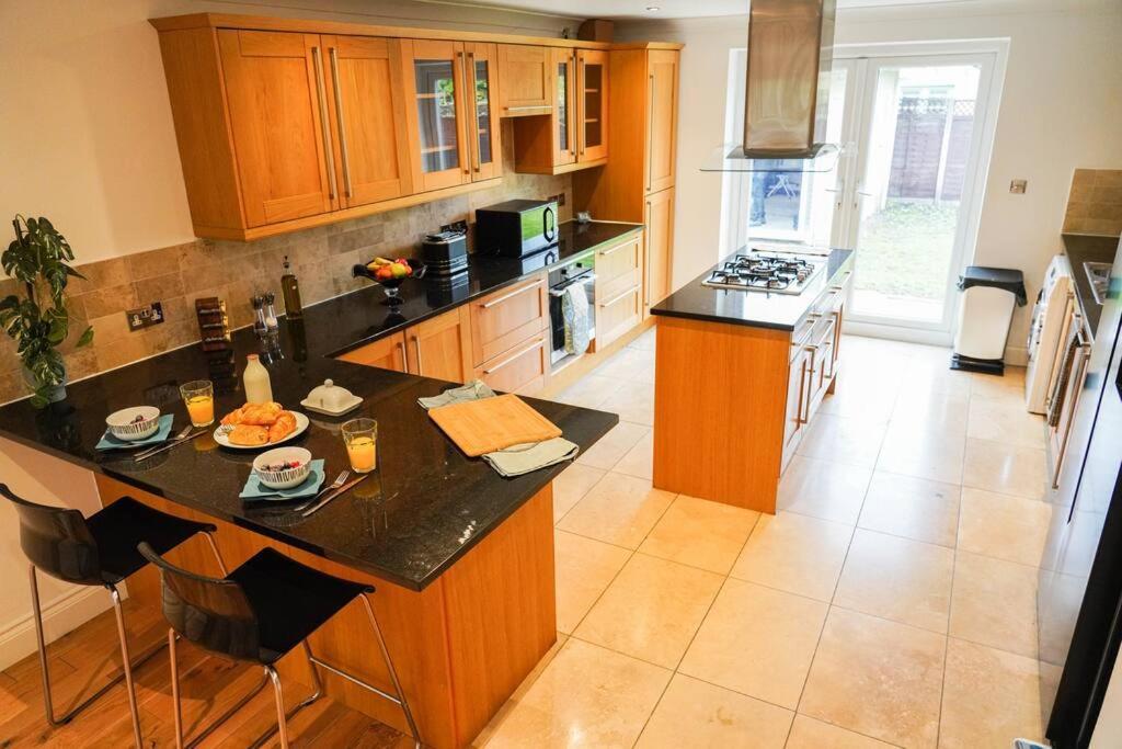 Villa Large 4-Bed House For Up To 7 Guests W 2X Parking Oxford Exterior foto